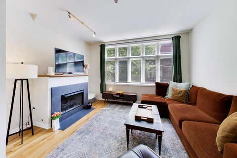 Tiny photo for 320 E 17th Street, Chicago, IL 60616 (MLS # 12724619)