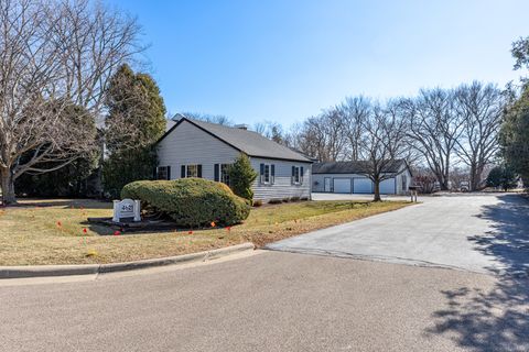 Tiny photo for 4621 HIGH POINT Drive #6, Rockford, IL 61114 (MLS # 12579074)