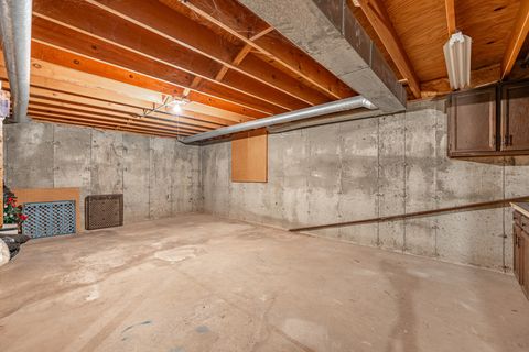 Tiny photo for 4621 HIGH POINT Drive #6, Rockford, IL 61114 (MLS # 12579074)