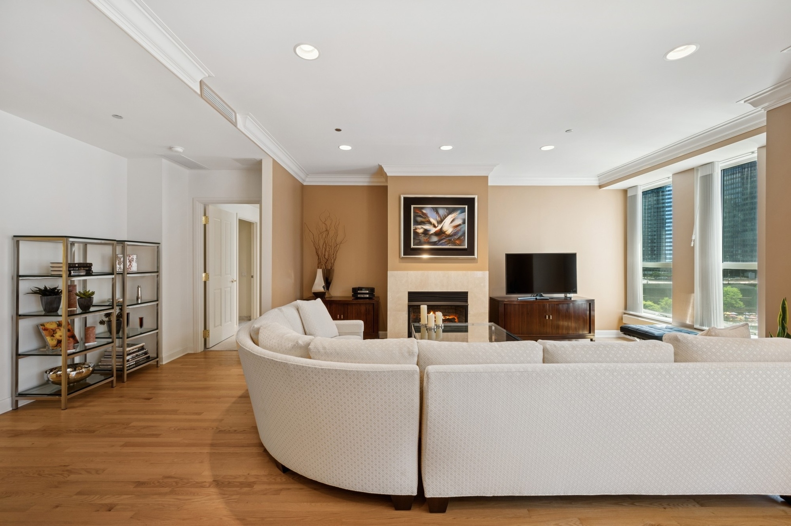 415 E NORTH WATER Street 806