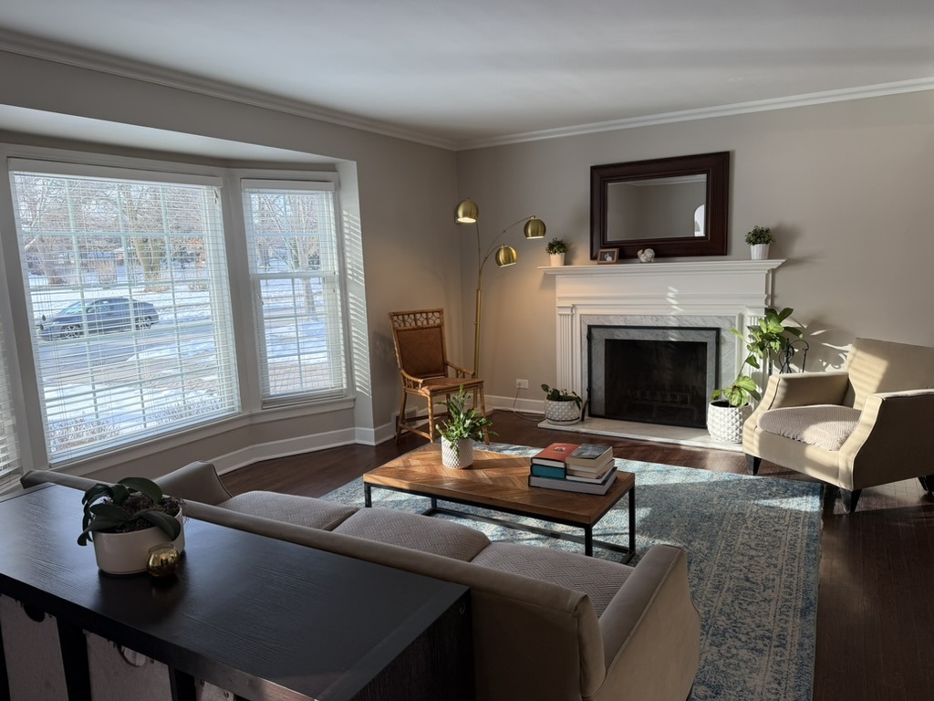 2523 Hastings Avenue