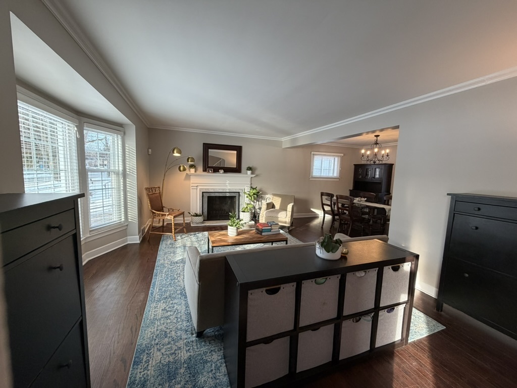 2523 Hastings Avenue