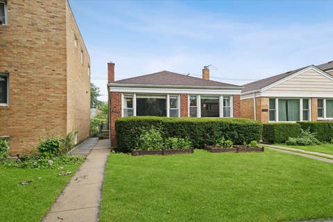 Photo of 3114 W Jerome Street, Chicago, IL 60645 (MLS # 12730691)
