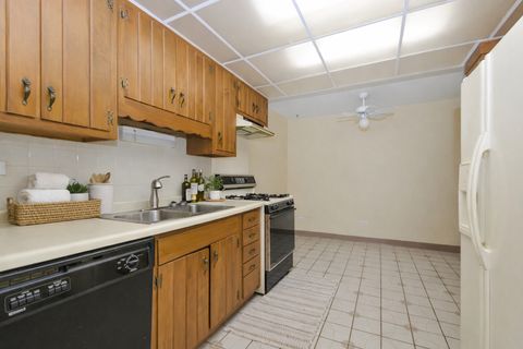 Tiny photo for 9520 S Mayfield Avenue #211N, Oak Lawn, IL 60453 (MLS # 12620851)