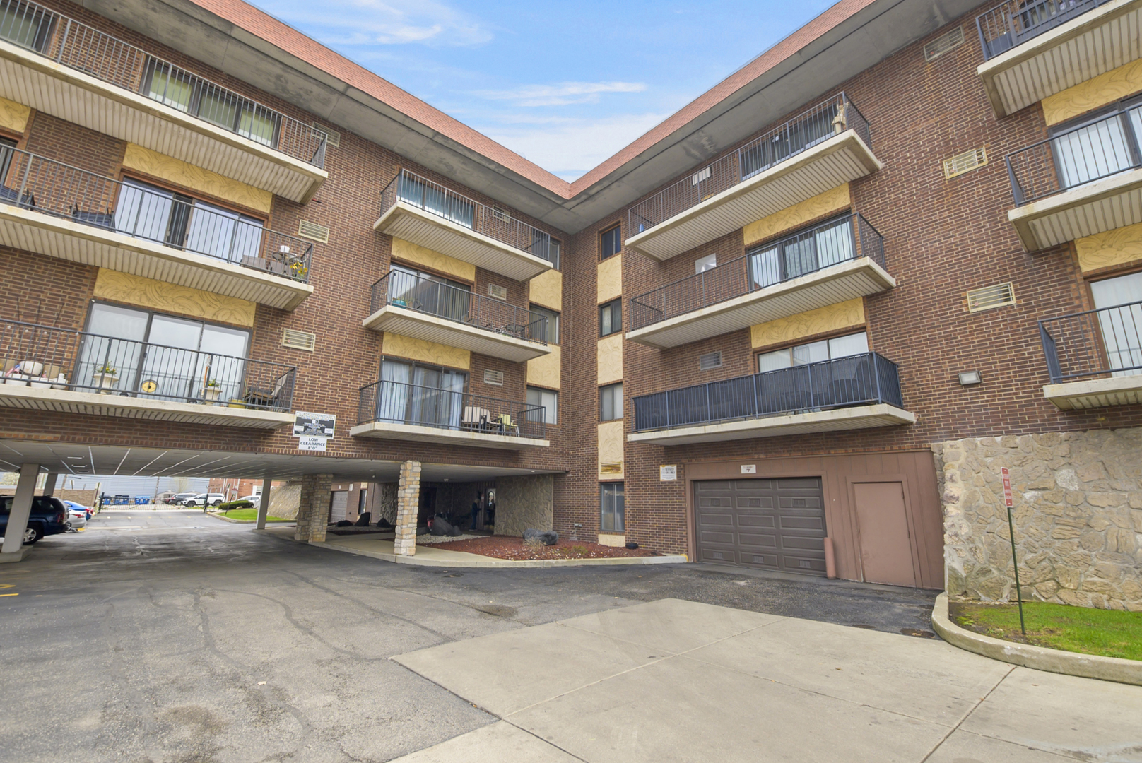 9520 S Mayfield Avenue 211N
