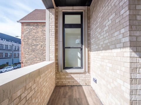 Tiny photo for 2471 N Clybourn Avenue #1, Chicago, IL 60614 (MLS # 12560572)