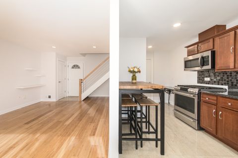 Tiny photo for 26 Cour Versaille Court #26, Palos Hills, IL 60465 (MLS # 12500387)