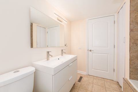 Tiny photo for 26 Cour Versaille Court #26, Palos Hills, IL 60465 (MLS # 12500387)