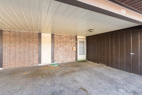 Tiny photo for 26 Cour Versaille Court #26, Palos Hills, IL 60465 (MLS # 12500387)