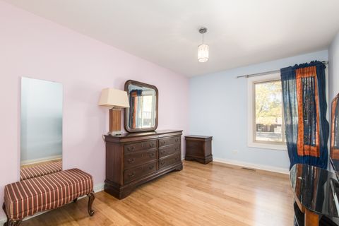 Tiny photo for 26 Cour Versaille Court #26, Palos Hills, IL 60465 (MLS # 12500387)