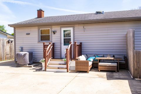 Tiny photo for 910 Shields Avenue, Winthrop Harbor, IL 60096 (MLS # 12637029)