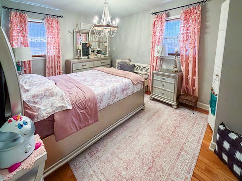 Tiny photo for 910 Shields Avenue, Winthrop Harbor, IL 60096 (MLS # 12637029)