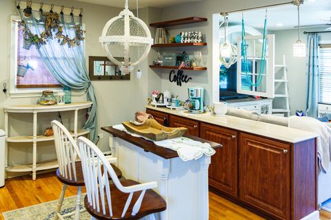 Tiny photo for 910 Shields Avenue, Winthrop Harbor, IL 60096 (MLS # 12637029)