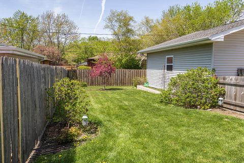Tiny photo for 910 Shields Avenue, Winthrop Harbor, IL 60096 (MLS # 12637029)