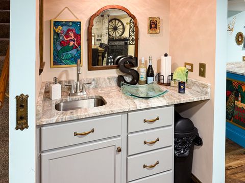Tiny photo for 910 Shields Avenue, Winthrop Harbor, IL 60096 (MLS # 12637029)