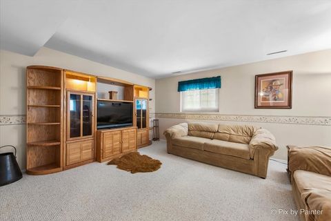 Tiny photo for 830 Buckingham Court, Crystal Lake, IL 60014 (MLS # 12673096)