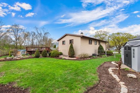 Tiny photo for 830 Buckingham Court, Crystal Lake, IL 60014 (MLS # 12673096)