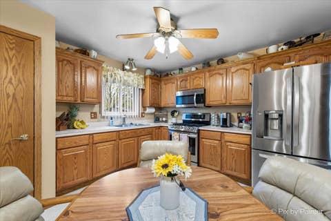 Tiny photo for 830 Buckingham Court, Crystal Lake, IL 60014 (MLS # 12673096)