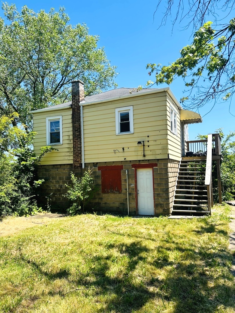 1335 Center Avenue