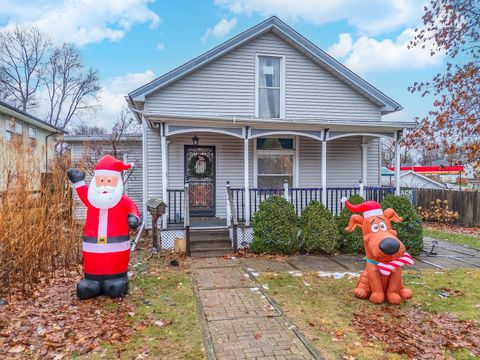 Photo of 512 S Clayton Street, Bloomington, IL 61701 (MLS # 12532497)
