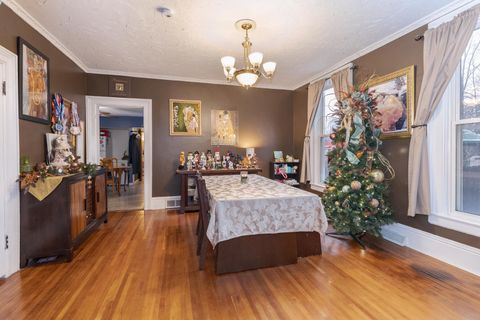 Tiny photo for 512 S Clayton Street, Bloomington, IL 61701 (MLS # 12532497)