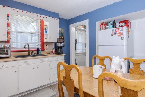 Tiny photo for 512 S Clayton Street, Bloomington, IL 61701 (MLS # 12532497)