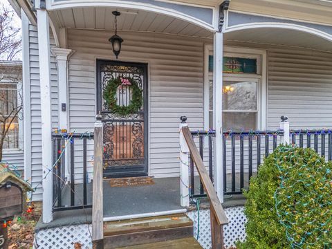 Tiny photo for 512 S Clayton Street, Bloomington, IL 61701 (MLS # 12532497)