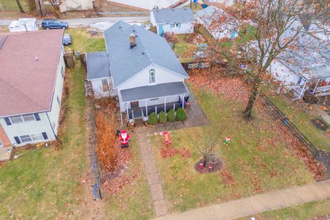 Tiny photo for 512 S Clayton Street, Bloomington, IL 61701 (MLS # 12532497)