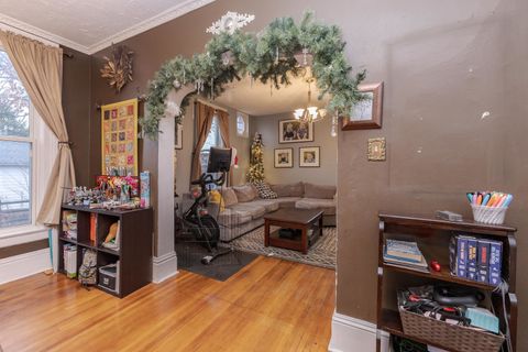 Tiny photo for 512 S Clayton Street, Bloomington, IL 61701 (MLS # 12532497)