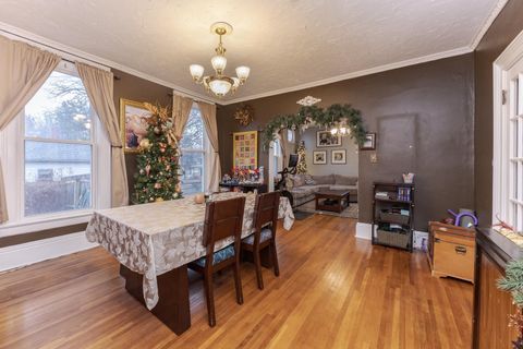 Tiny photo for 512 S Clayton Street, Bloomington, IL 61701 (MLS # 12532497)