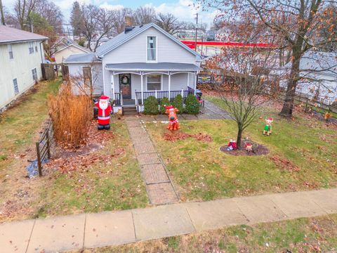 Tiny photo for 512 S Clayton Street, Bloomington, IL 61701 (MLS # 12532497)