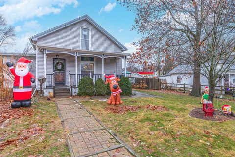 Tiny photo for 512 S Clayton Street, Bloomington, IL 61701 (MLS # 12532497)