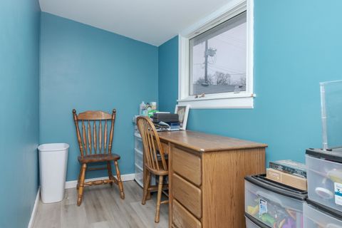 Tiny photo for 512 S Clayton Street, Bloomington, IL 61701 (MLS # 12532497)