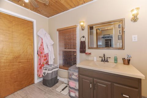 Tiny photo for 512 S Clayton Street, Bloomington, IL 61701 (MLS # 12532497)