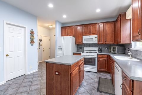 Tiny photo for 2566 Rourke Drive, Aurora, IL 60503 (MLS # 12520513)