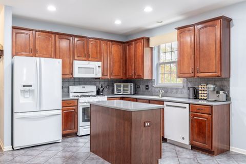 Tiny photo for 2566 Rourke Drive, Aurora, IL 60503 (MLS # 12520513)