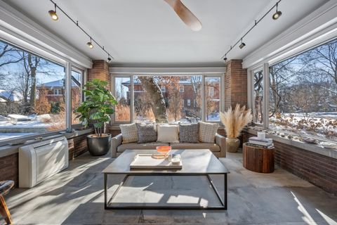 Tiny photo for 420 N Euclid Avenue, Oak Park, IL 60302 (MLS # 12572964)