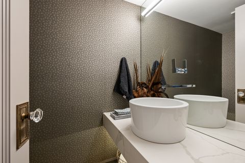 Tiny photo for 420 N Euclid Avenue, Oak Park, IL 60302 (MLS # 12572964)