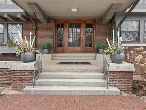 Tiny photo for 420 N Euclid Avenue, Oak Park, IL 60302 (MLS # 12572964)