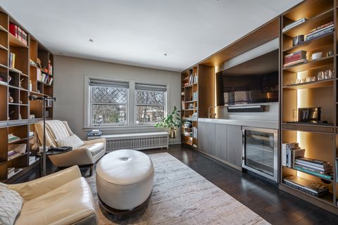 Tiny photo for 420 N Euclid Avenue, Oak Park, IL 60302 (MLS # 12572964)