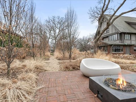 Tiny photo for 420 N Euclid Avenue, Oak Park, IL 60302 (MLS # 12572964)