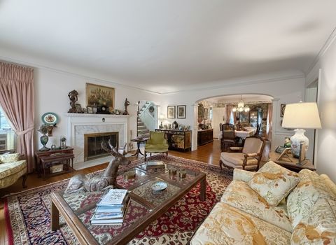 Tiny photo for 502 S I Oka Avenue, Mount Prospect, IL 60056 (MLS # 12539977)