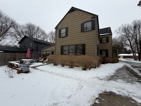 Tiny photo for 502 S I Oka Avenue, Mount Prospect, IL 60056 (MLS # 12539977)