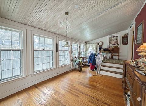 Tiny photo for 502 S I Oka Avenue, Mount Prospect, IL 60056 (MLS # 12539977)