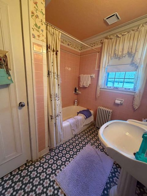 Tiny photo for 502 S I Oka Avenue, Mount Prospect, IL 60056 (MLS # 12539977)