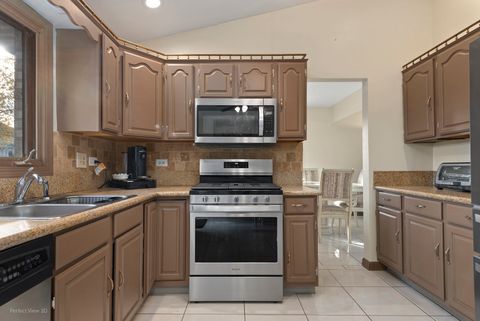 Tiny photo for 5319 Martha Lane, Oak Forest, IL 60452 (MLS # 12567587)