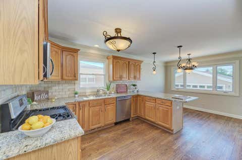 Tiny photo for 9956 Ivanhoe Avenue, Schiller Park, IL 60176 (MLS # 12647752)
