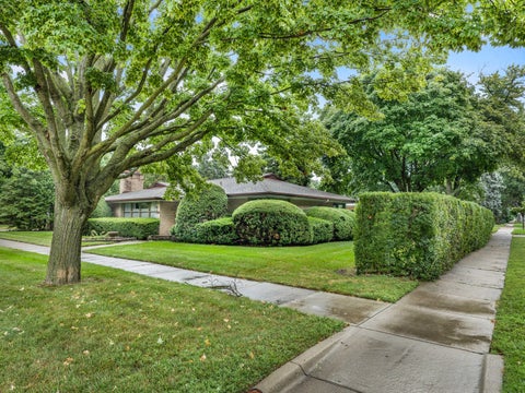 Tiny photo for 1121 S Aldine Avenue, Park Ridge, IL 60068 (MLS # 12742383)