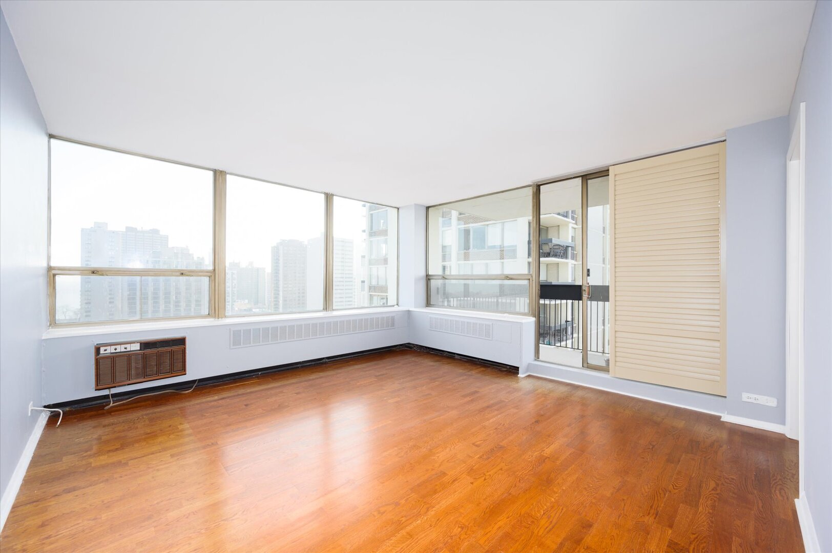 1460 N Sandburg Terrace 1801