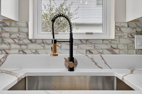 Tiny photo for 2601 W 98th Place, Evergreen Park, IL 60805 (MLS # 12508128)